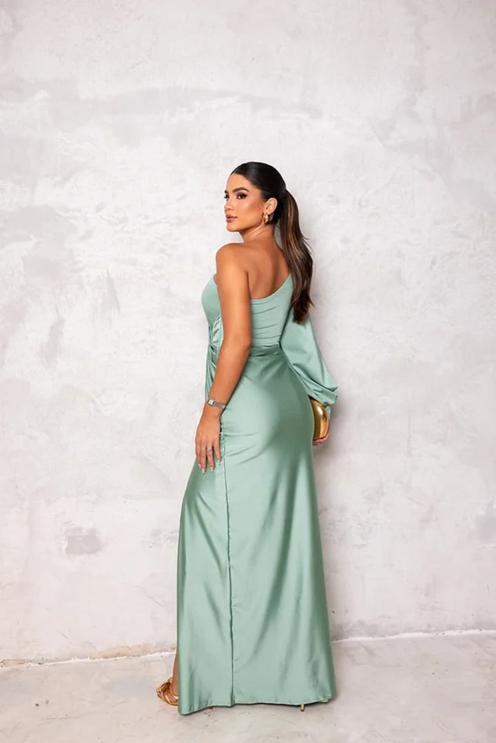 Aura Divine - O Vestido Elegante