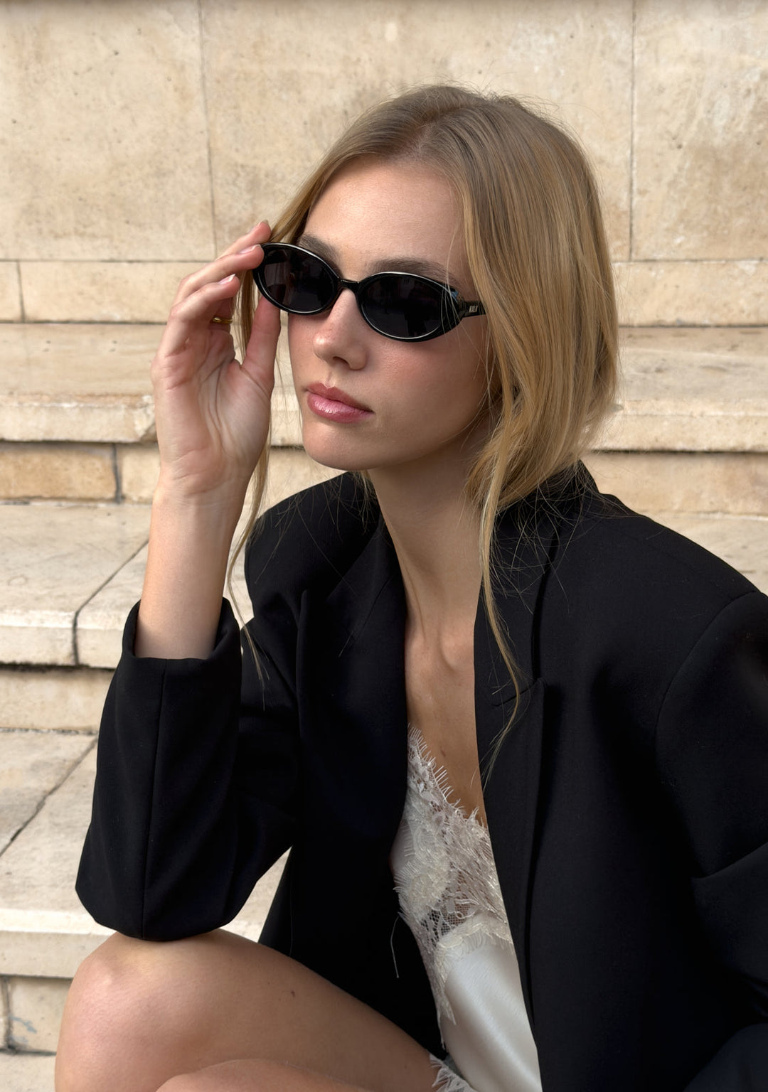 Oval Sunglasses Diana Black
