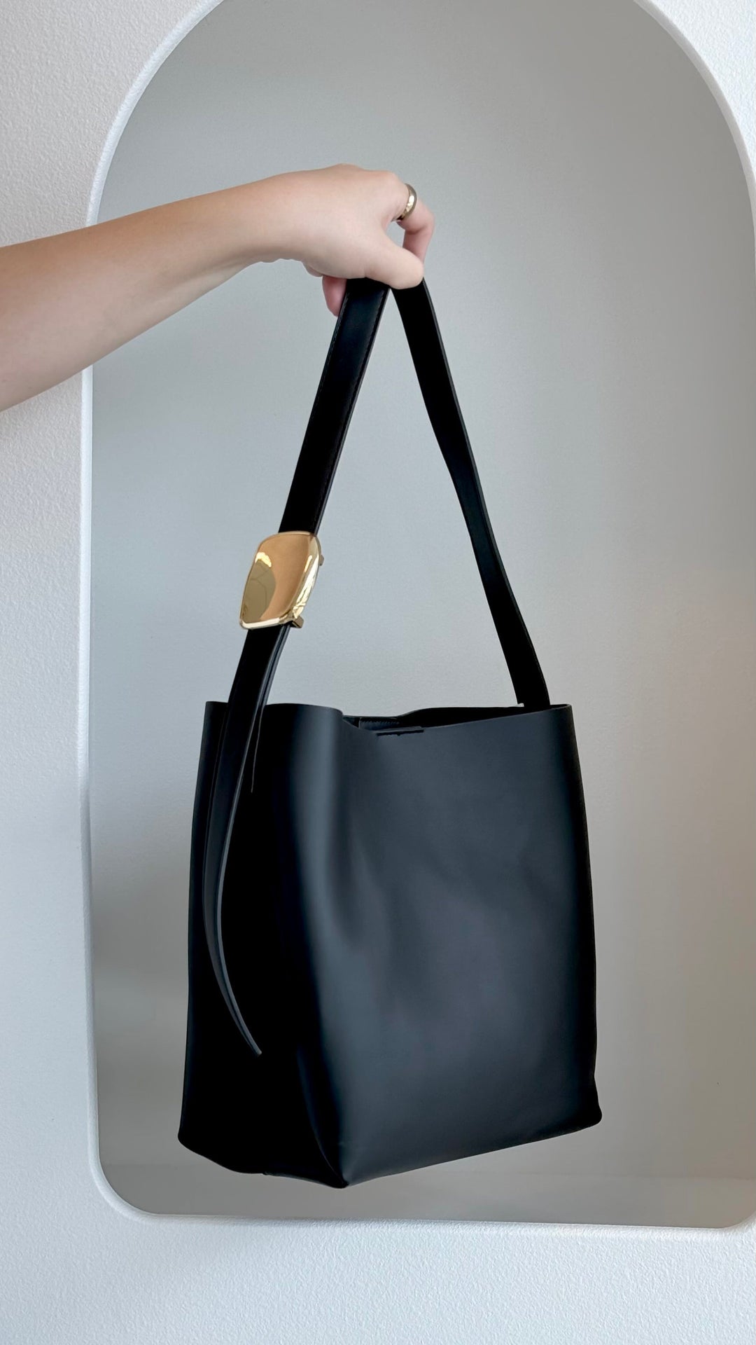 Bolsa Francesca de Ombro - Preta