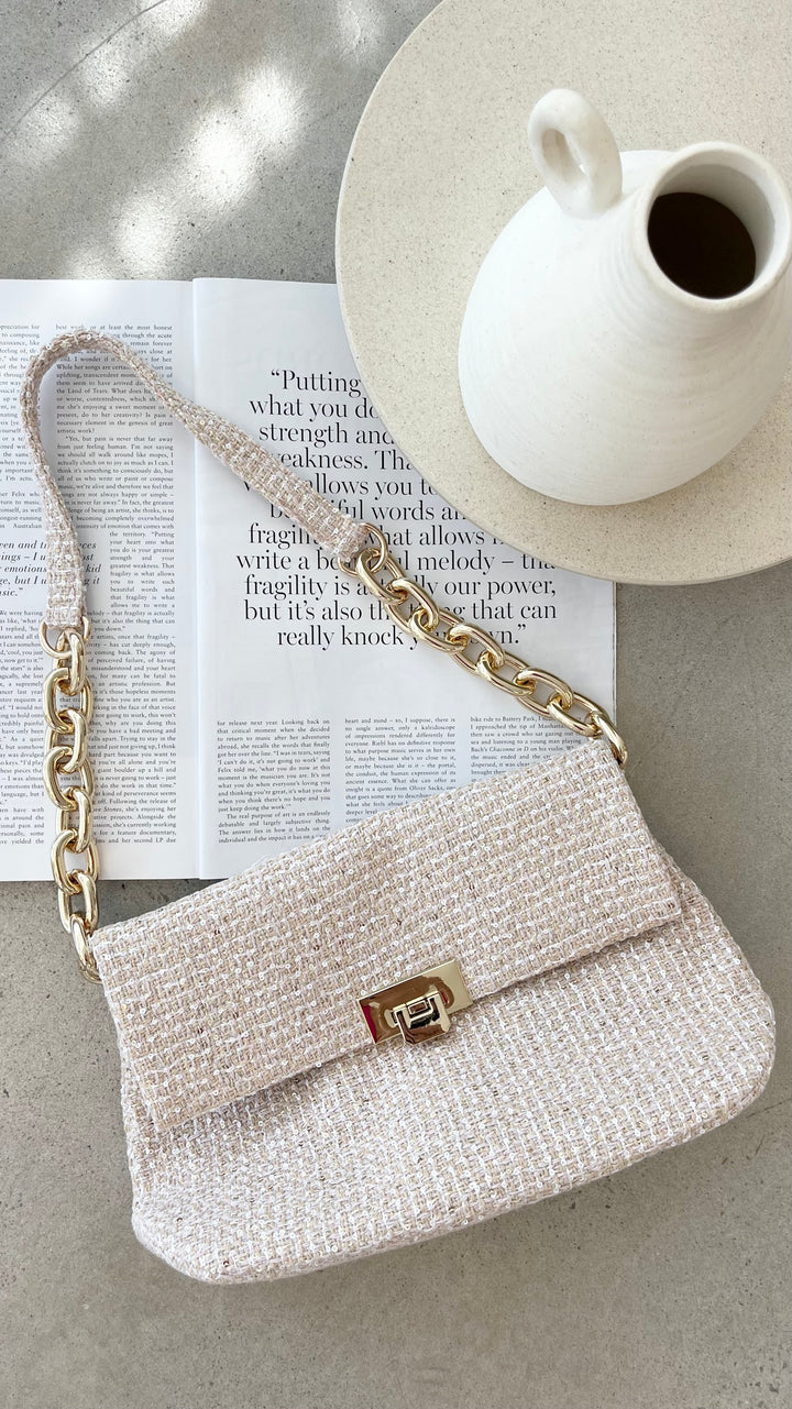 Bolsa de Mão Fion Boucle com Alça de Corrente - Camelo