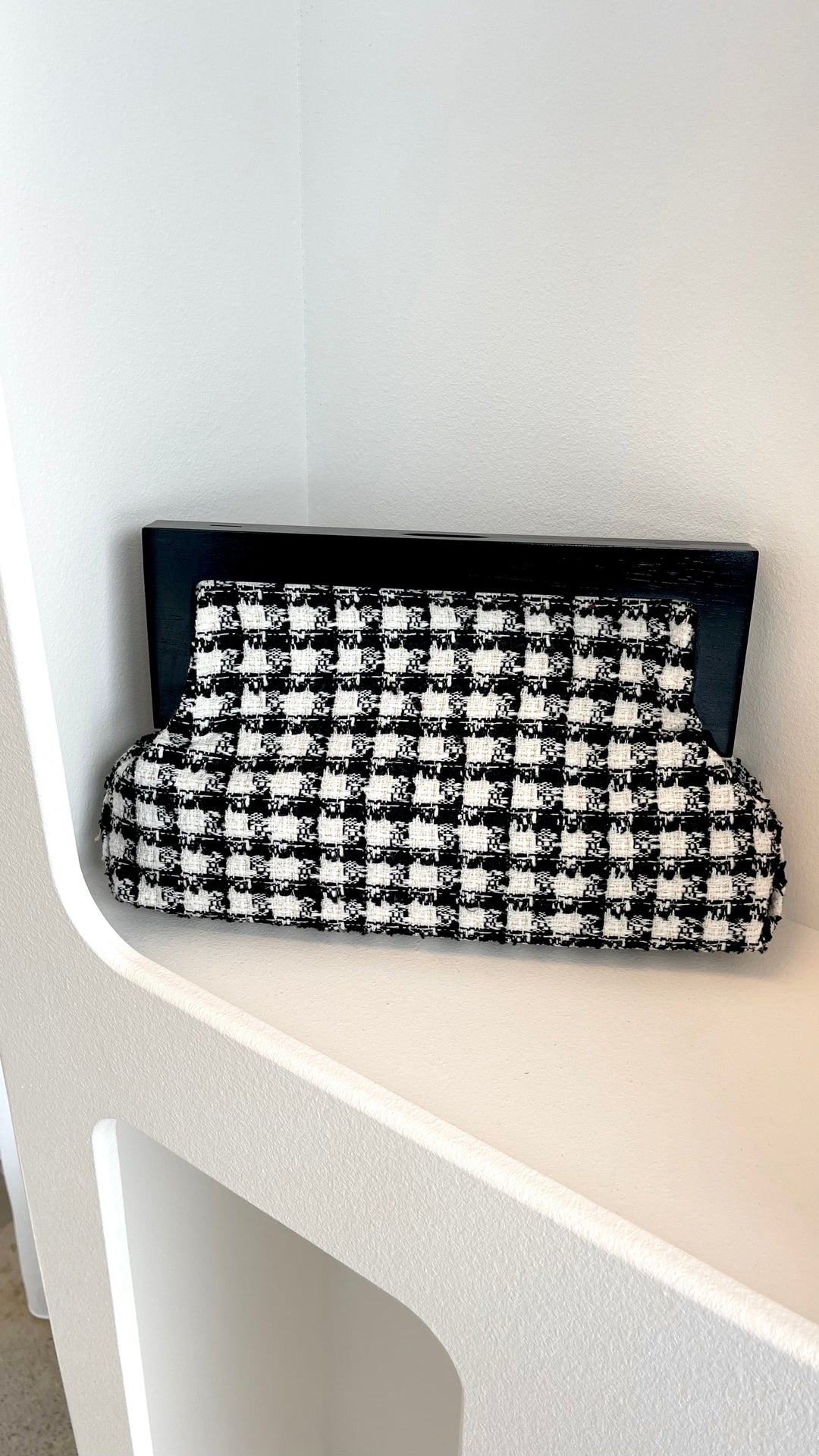 Clutch de Madeira Boucle Zoey - Preto e Branco