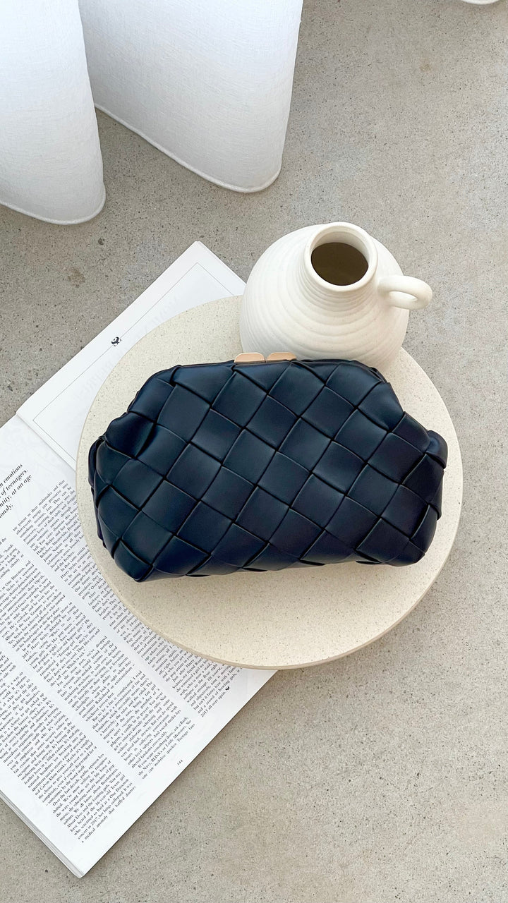 Woven Vasanti Clutch - Black
