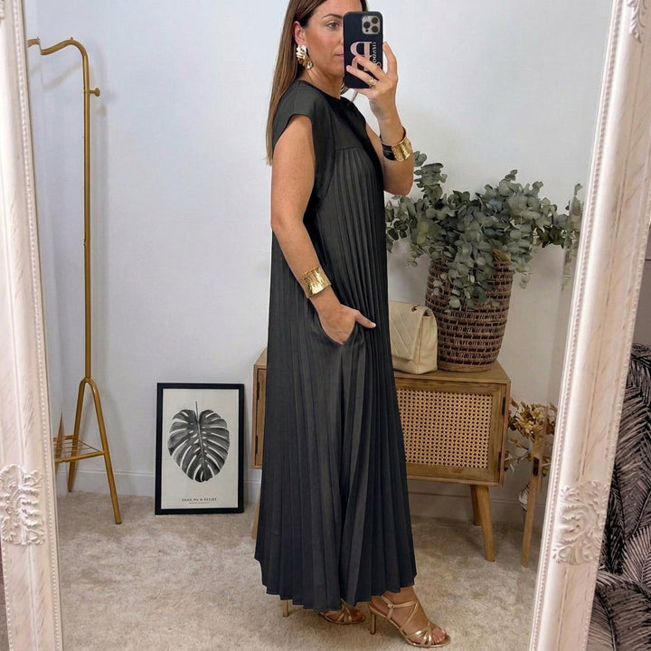 Alva - Vestido Clássico Plissado