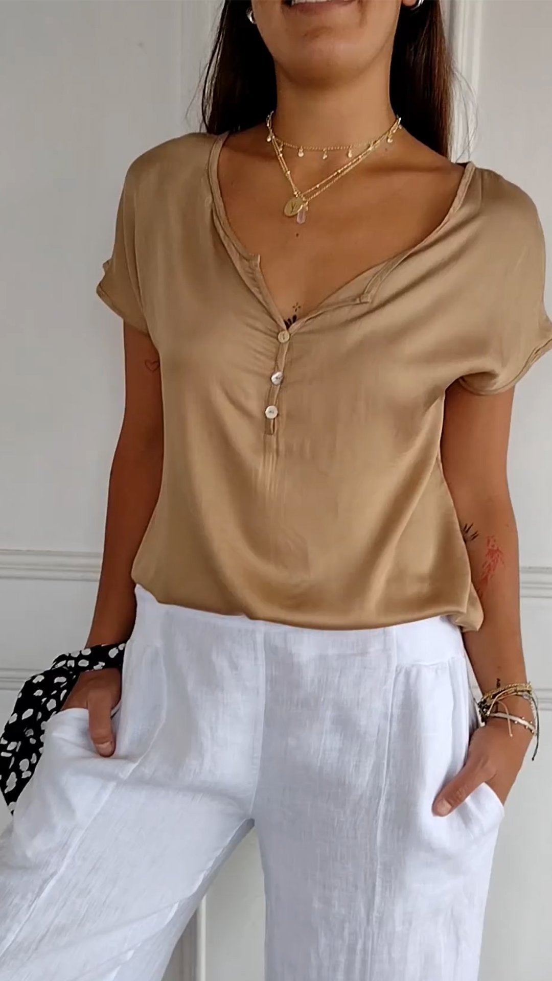 Lana - V-neck T-shirt