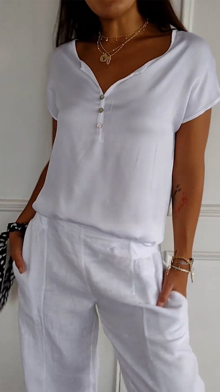 Lana - V-neck T-shirt