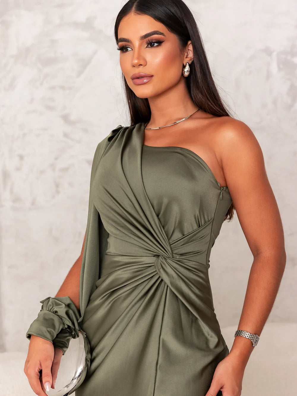 Aura Divine - O Vestido Elegante