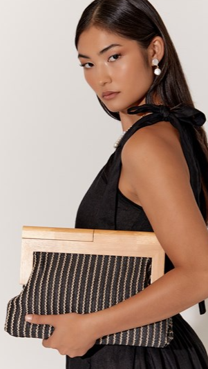 Clutch Zoey com Listras Finas e Estrutura de Madeira - Preto